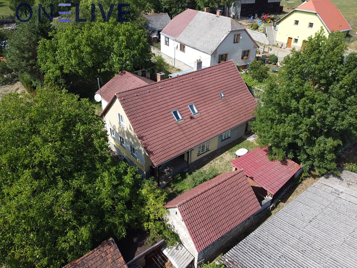 Prodej rodinného domu 234 m², pozemek 1080 m²